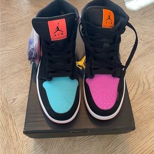 Air Jordan 1 MID (GS)